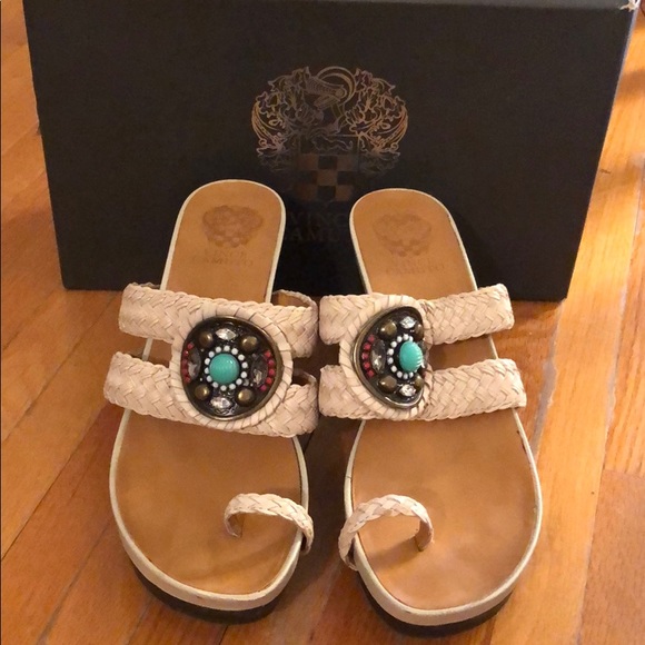 BRAND NEW VINCE CAMUTO SANDALS - Picture 1 of 3
